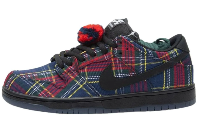 Nike SB x Nardwuar Dunk Low 'Tartan' Sneakers - II1493-600