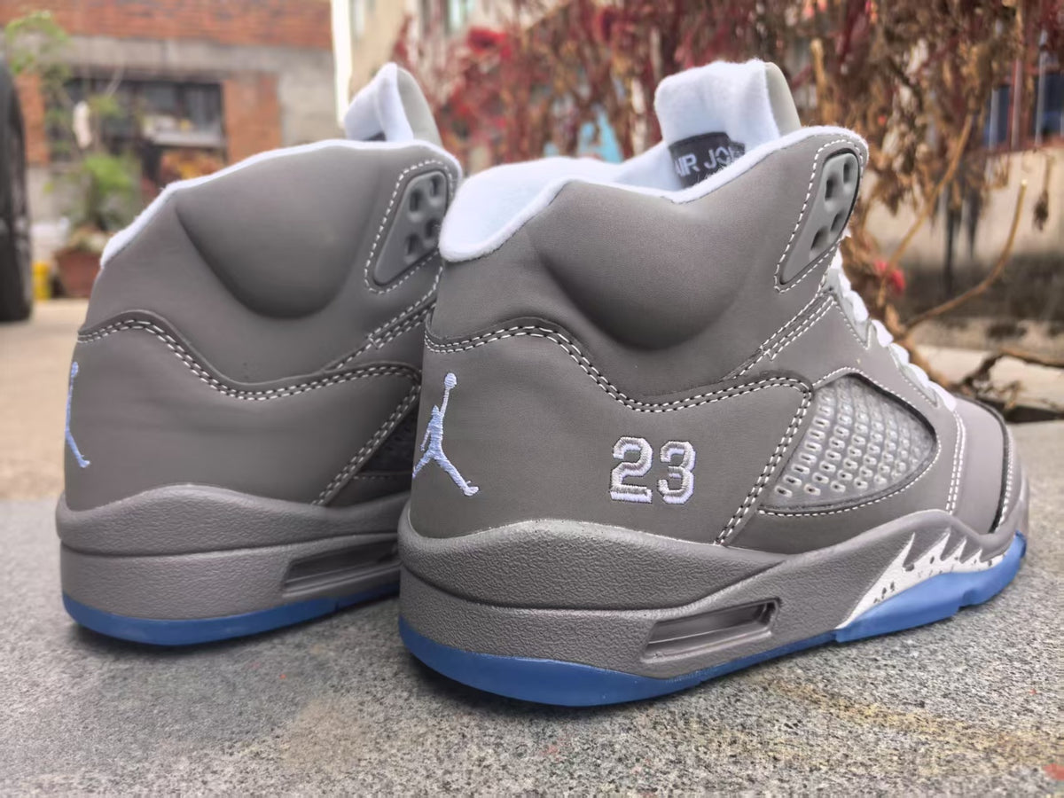 Air Jordan 5 Retro Sneakers - Grey