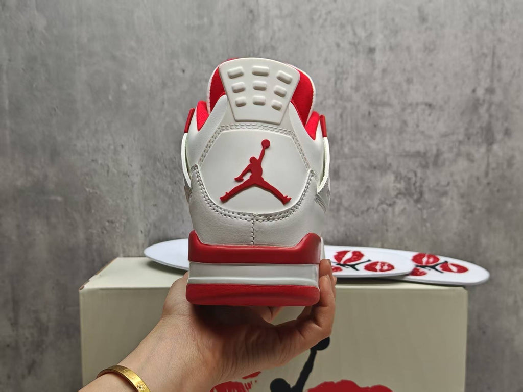 Air Jordan 4 Retro 'Valentine's Day' Sneakers - Sierra Red/White