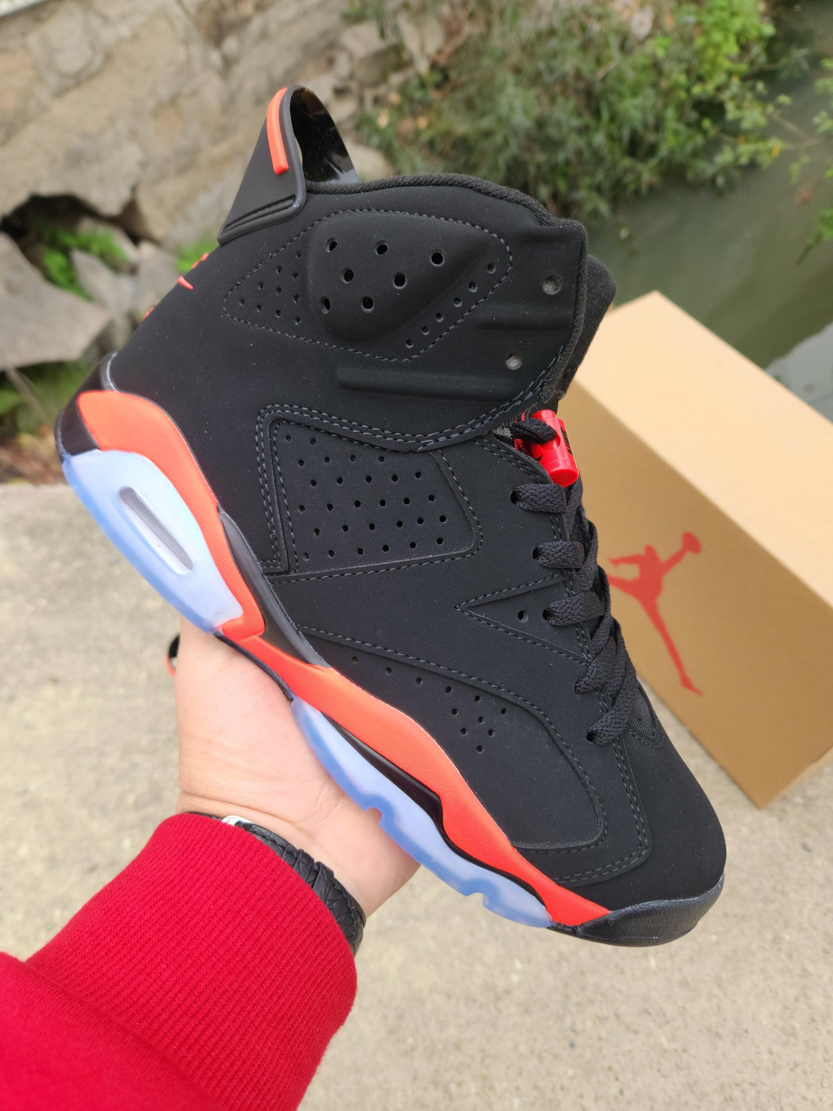 Air Jordan 6 'Shattered Backboard' Sneakers - Black/Red