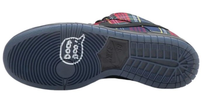 Nike SB x Nardwuar Dunk Low 'Tartan' Sneakers - II1493-600