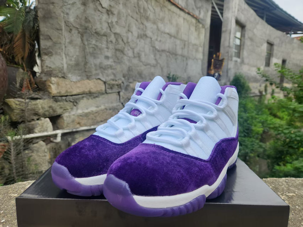 Air Jordan 11 White & Velvet Purple | Violet Overture