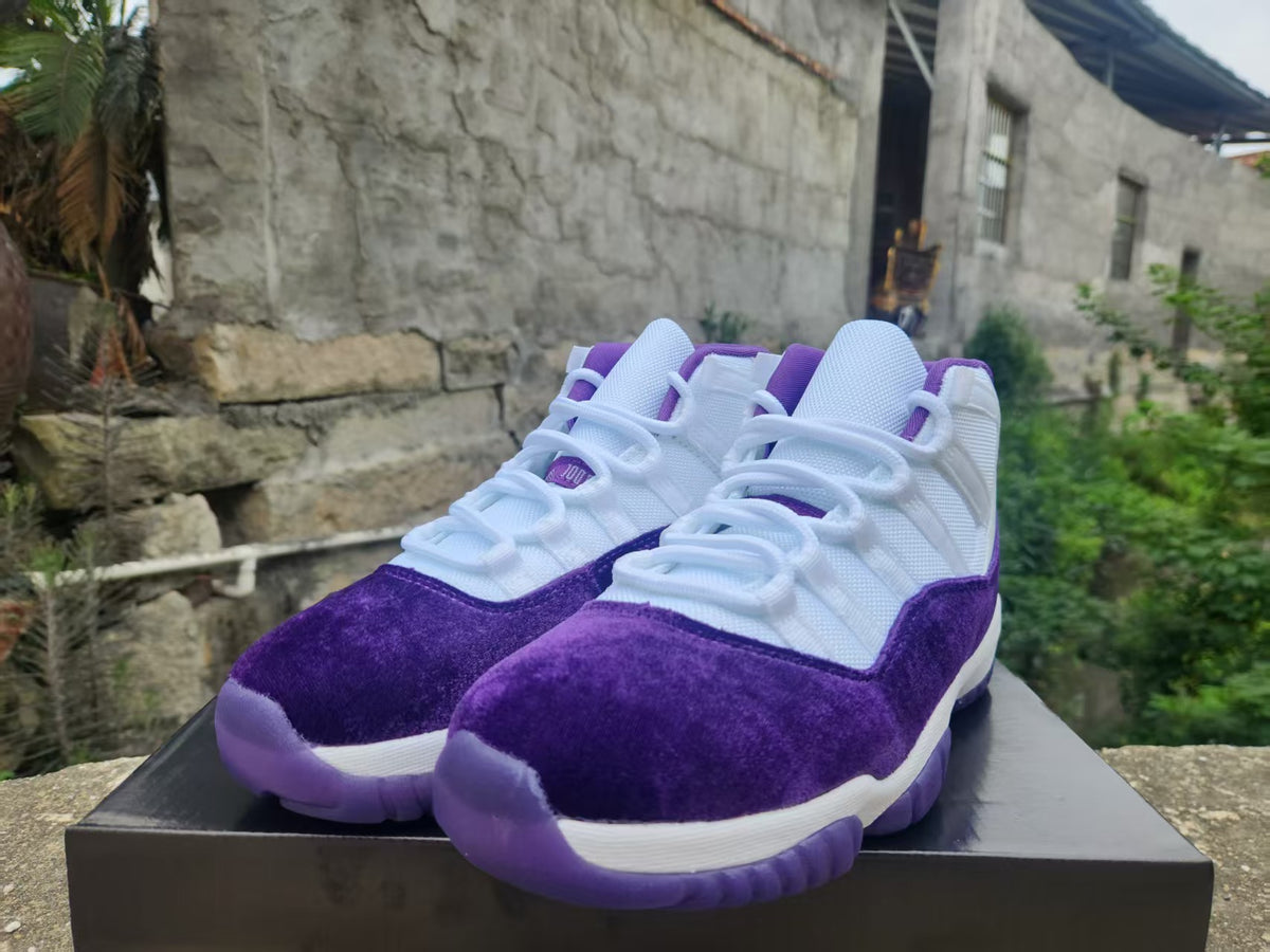 Air Jordan 11 White & Velvet Purple | Violet Overture