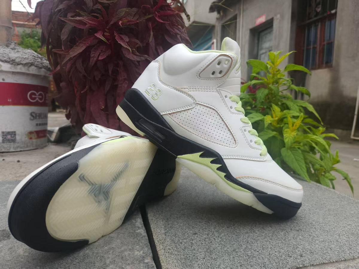 Air Jordan 5 Retro Sneakers - Pale Green