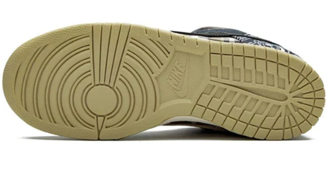 Nike SB Dunk Low x Travis Scott Sneakers - CT5053-001