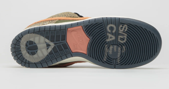 Nike SB x Arts-Rec Dunk Low Pro Sneakers - Khaki/Amber Brown/Rough Green/Rust Pink