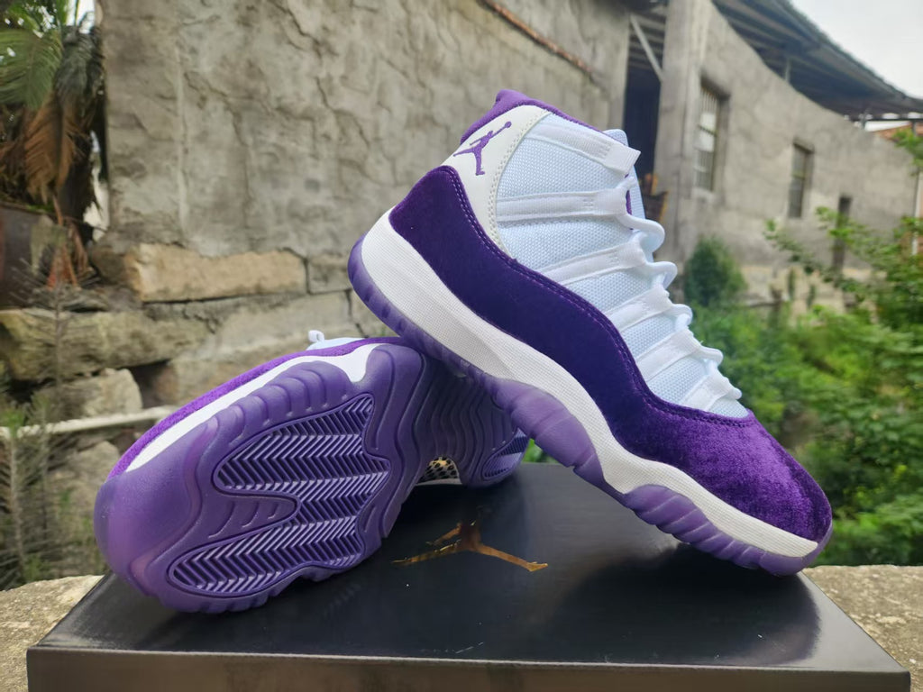Air Jordan 11 White & Velvet Purple | Violet Overture