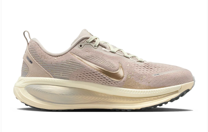 Nike Vomero 18 SE Running Shoes