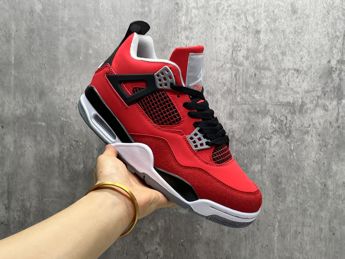 Air Jordan 4 Retro 'Bulls' Sneakers